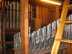 Im Innern der Orgel der Auenkirche