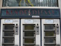 Alter Verkaufs-Automat in der Nehringstraße