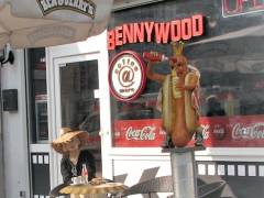 Hamburger, Hot Dogs, Coffee & More bei BENNYWOOD am Spandauer Damm 44 in Berlin-Charlottenburg
