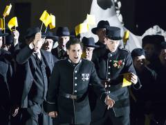 „Die Hugenotten“ auf der Bühne der Deutschen Oper / Foto © Frank Wecker