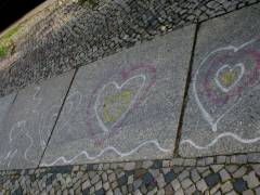 Eine gemalte Liebeserklärung auf der Straße